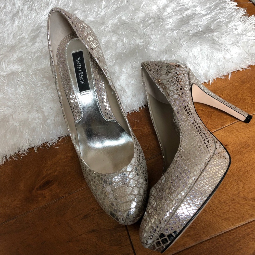 White House black market snakeskin shoes 8.5